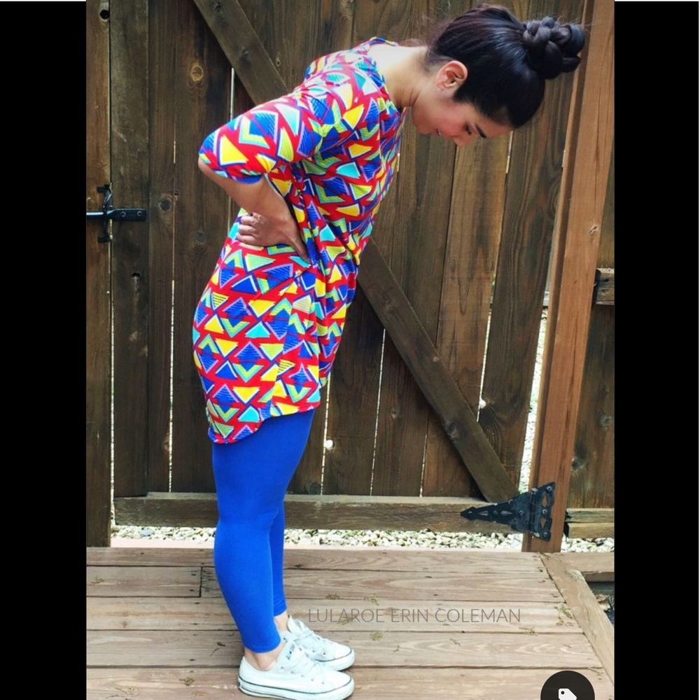 NWT✨LuLaRoe Pattern Irma Top